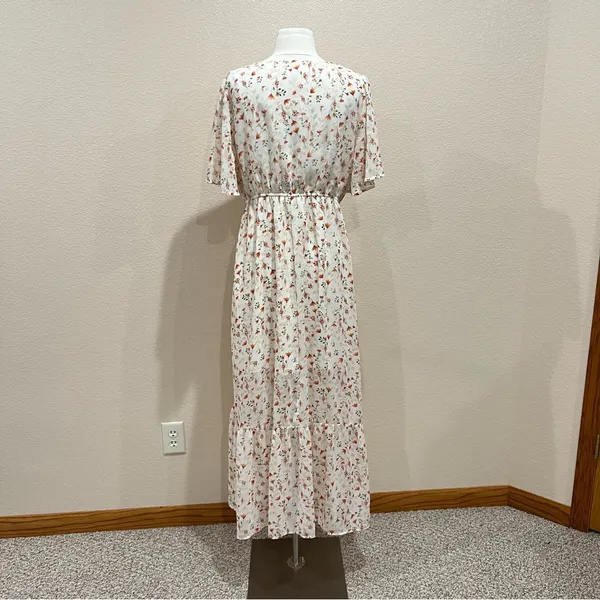 Cream Floral Tiered Maxi Dress Size Large - Image 6