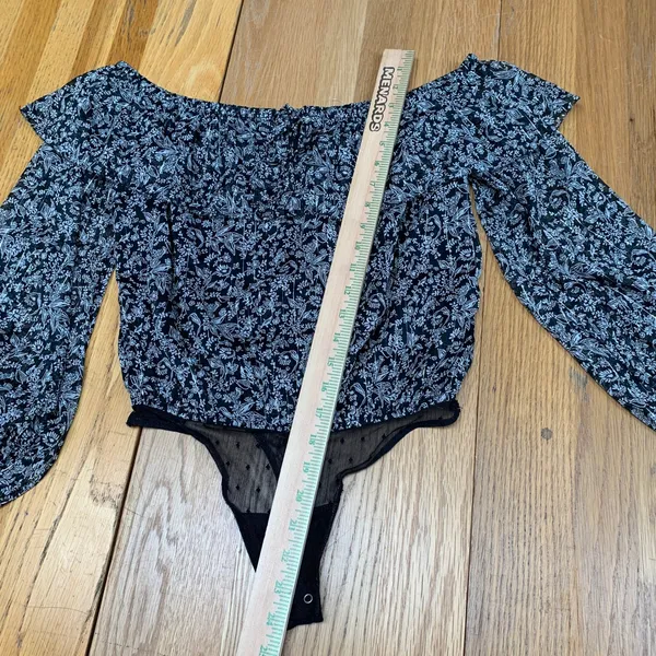 Abercrombie‎ & Fitch Floral Off Shoulder Bodice Black Metallic Stripe Size Small - Image 4