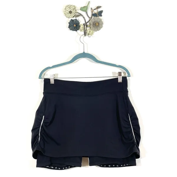 Athleta Women's Contender 2 in 1 Black Short & Skirt Size M Black Zip Pocket - Image 3