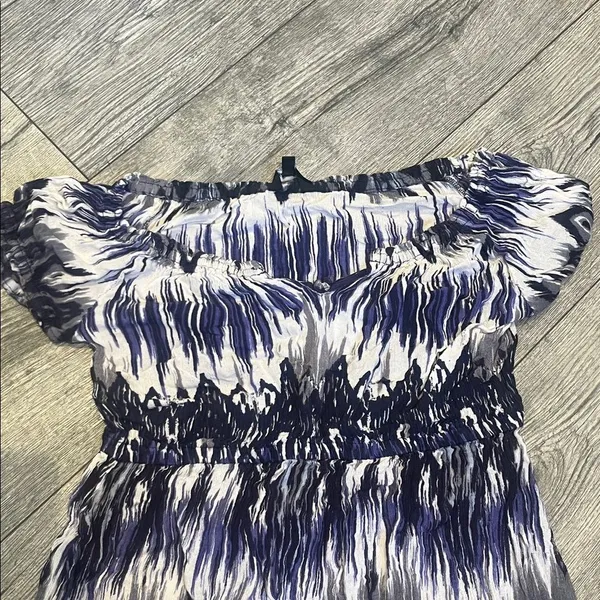 Just Love Womens Medium Blue Black White and Grey Mini Dress Flowy Short Sleeves - Image 4