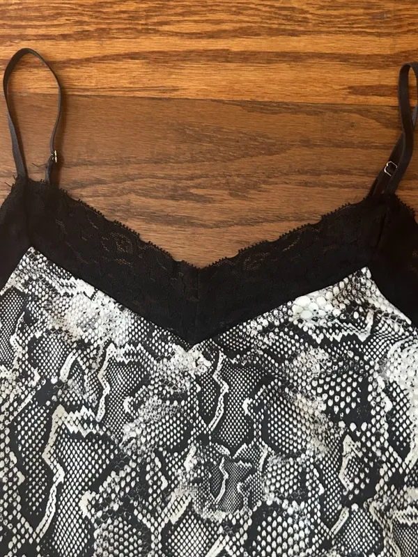White House Black Market Black Snake-Pattern Lace Camisole Size Large Tank Top - Image 3