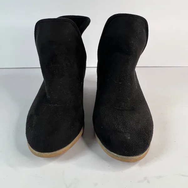 Seven7 Women's Soho Boot Black Suede CutOut Side Block Heel Ankle Booties Size 7 - Image 2