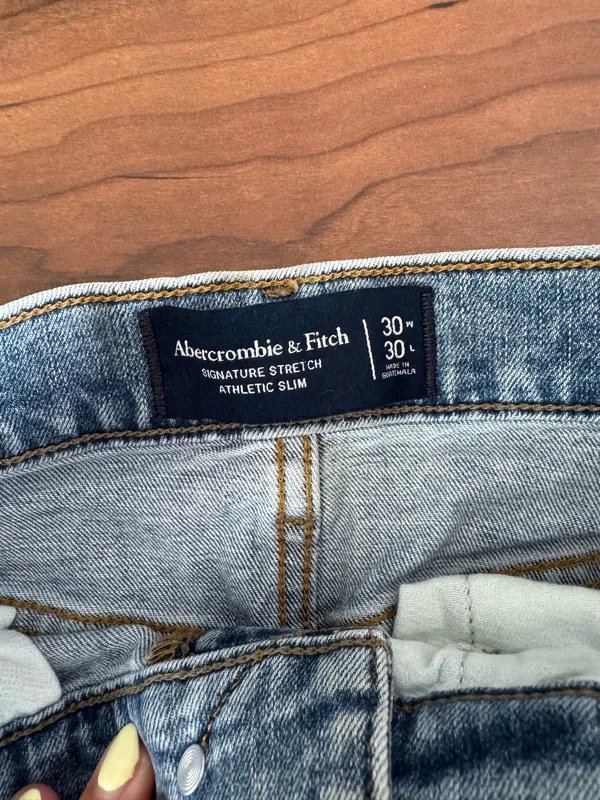 Men’s Abercrombie Jeans distressed - Image 3