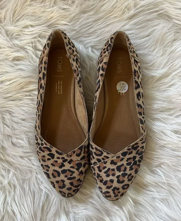 TOMS women's Leopard Print Julie Flat - Image 3
