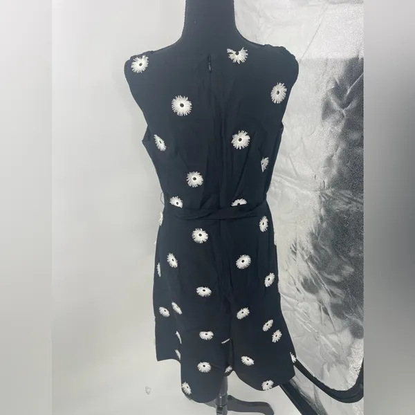 Talbots dress size 6 black‎ and white - Image 3