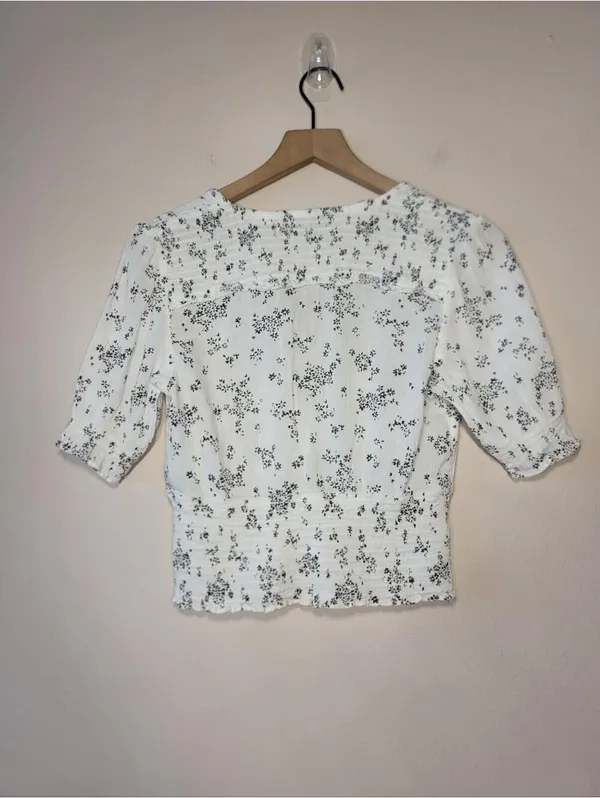 Abercrombie & Fitch Ditsy Floral Smocked Blouse Fairy S - Image 4