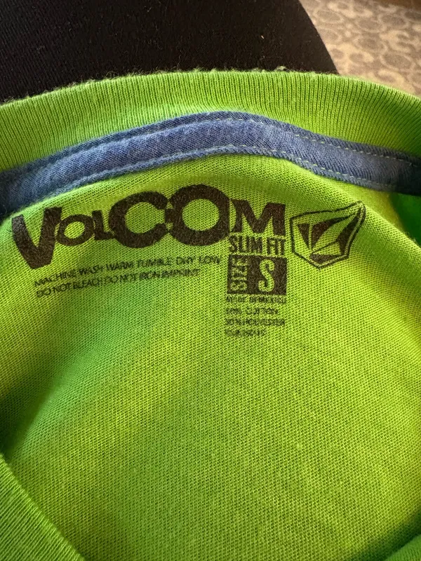 Volcom Volcano size small green short sleeve t shirt - Image 6