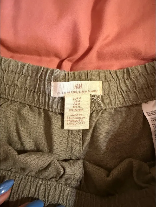 H&M Green Loose Shorts - Image 2
