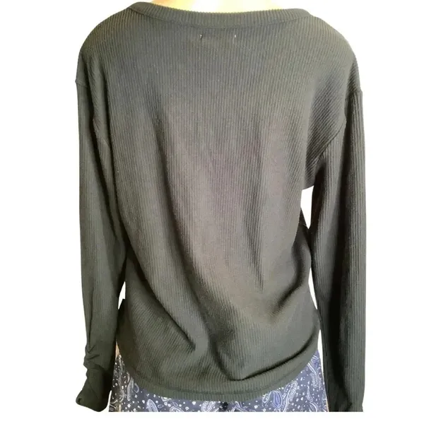 UGG Size Medium Black Ribbed Three Button Long Sleeve Top. New With Tags. - Image 11