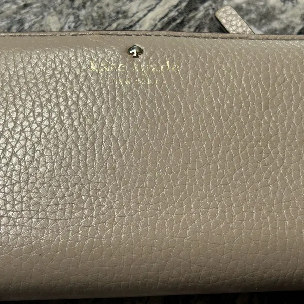 Kate Spade Cream Leather Clutch with Gold Accents - Image 7