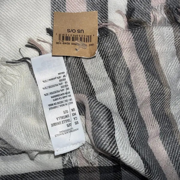 American Eagle Outfitters Scarf Black White Plaid Oversized Acrylic Scarf‎ NWT - Image 2