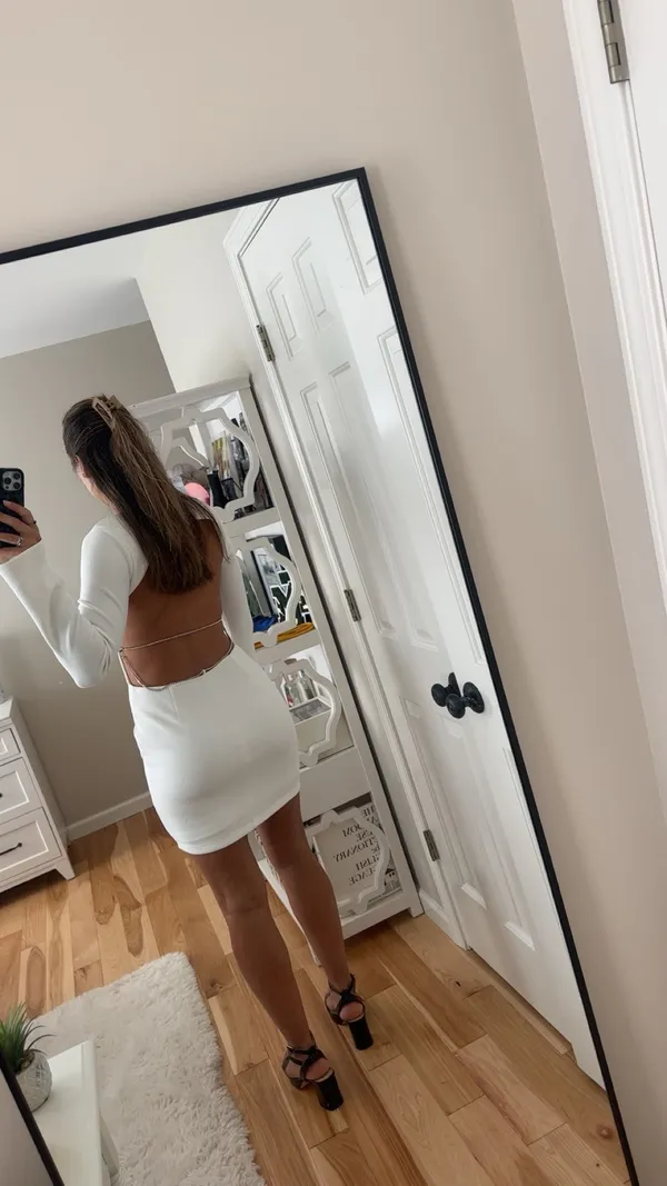 Selfie Leslie Dress - Image 3