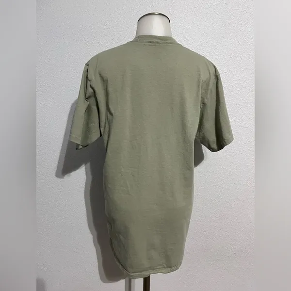 Disney Original Walt Disney World Green T-Shirt Size Medium - Image 2