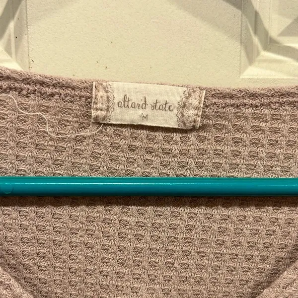 Altar'd State Womens Medium Mauve Waffle Knit Button Front Tie‎ Hem Top Boho - Image 4