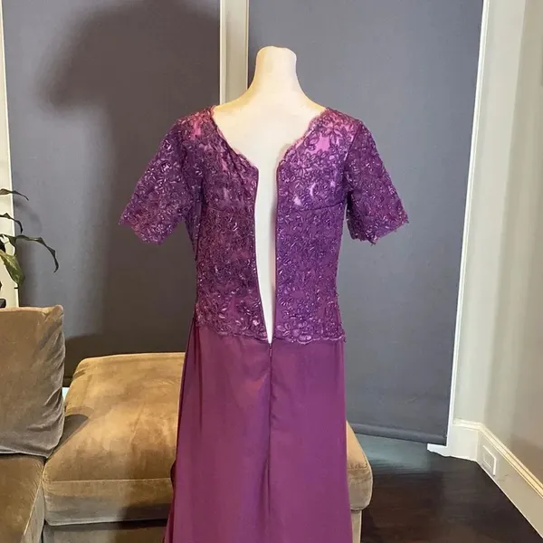 Women’s Full Length Purple Short Sleeve Chiffon Dress Lace Appliqué Size 10 - Image 7