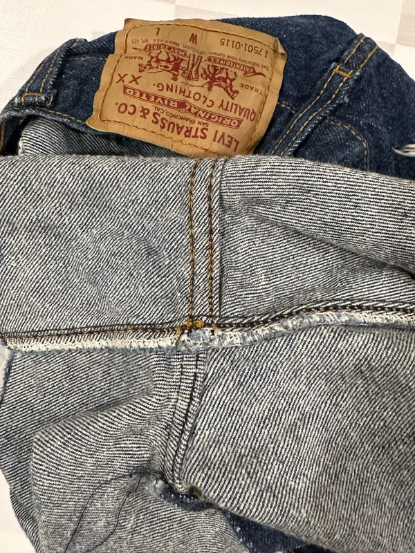 vintage 90s levi’s 501 red tab dark wash high waisted denim cutoff shorts USA - Image 9