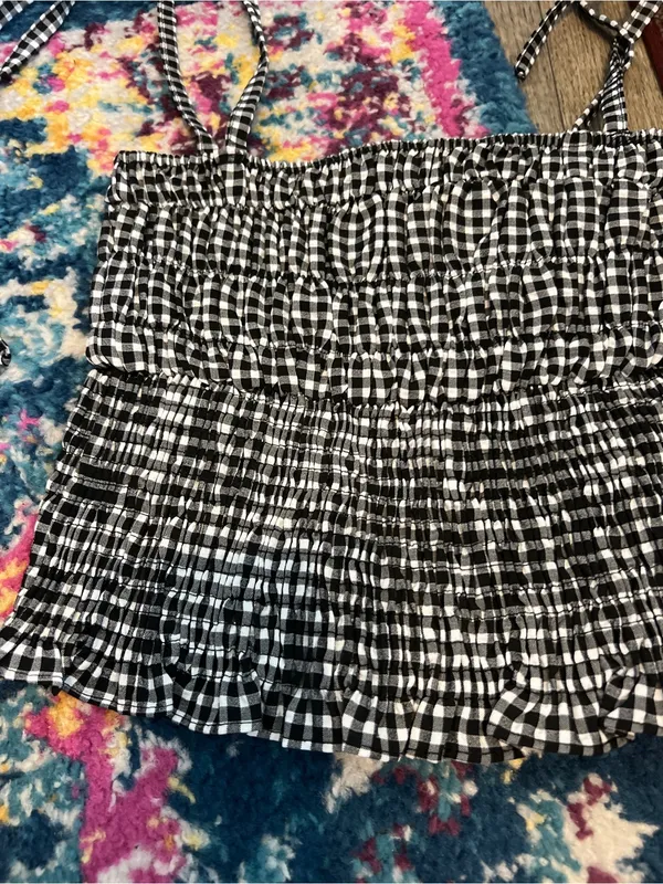 Superdown Smocked Gingham Tie-Strap Crop Top - Black/White - Image 7