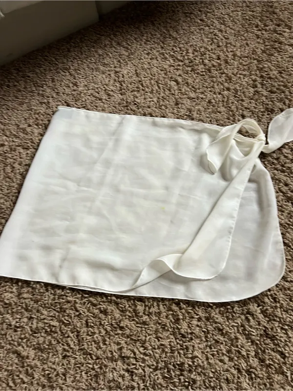Ivory Sheer Wrap Skirt with Side Tie White Size 4 - Image 2