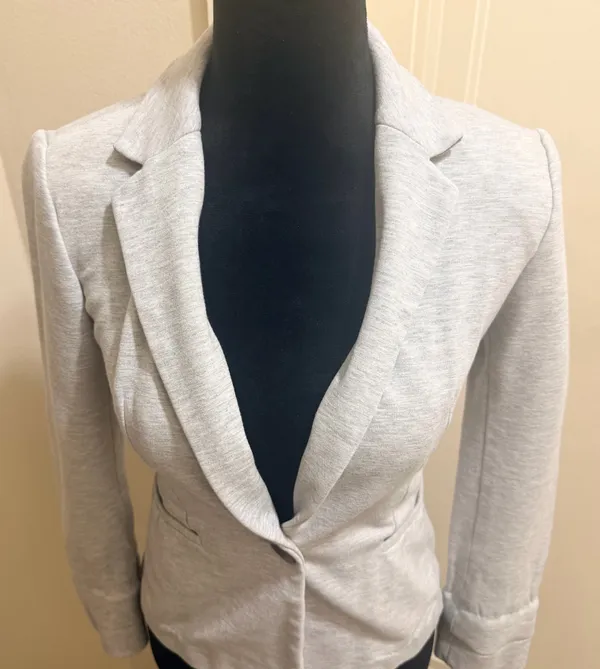 Express Light Grey Fitted Single Button Blazer Size XS - NWOT - Image 3