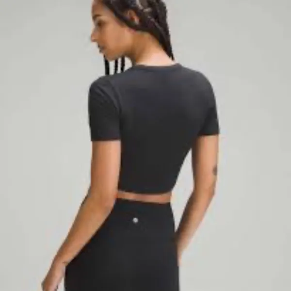 Lululemon Hold Tight Cropped T-Shirt Black - Image 2