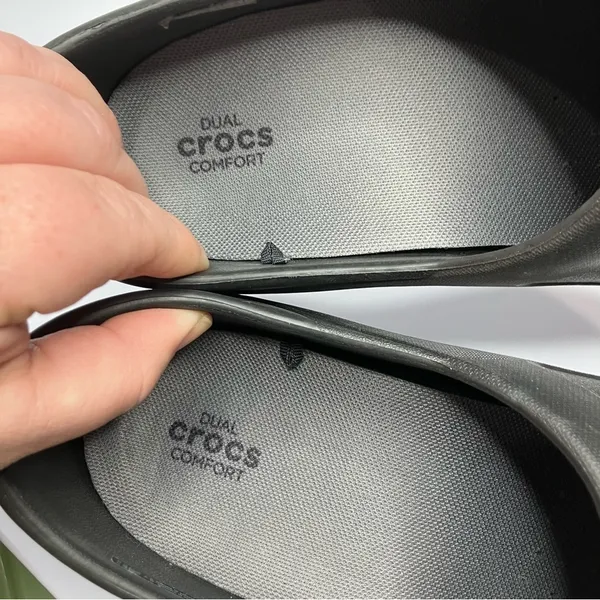 Crocs‎ dual comfort clogs black size 10 - Image 7