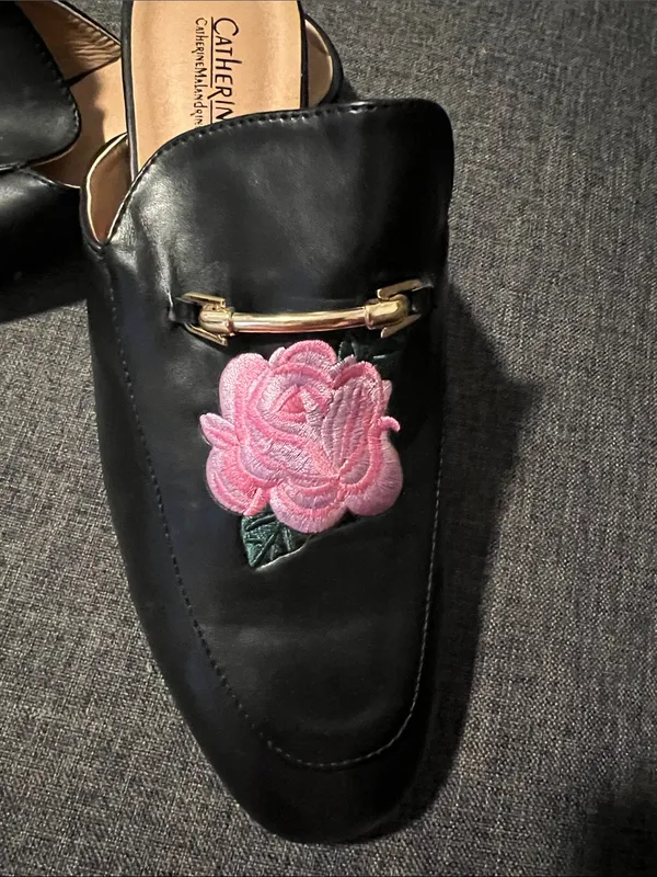 Catherine Malandrino Black Leather Slip-On Mules with Pink Rose Embroidery - Image 4