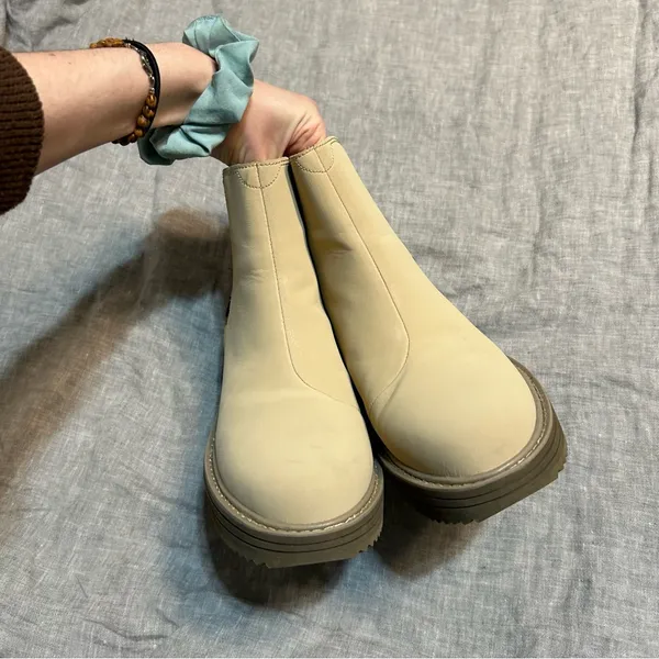 Teva Women's Midform Chelsea Boots Sesame Size 7.5 - Image 4