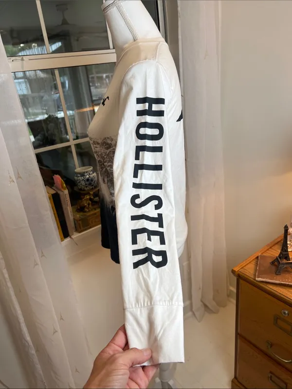 Hollister Cream & Black Mountain Tree Graphic Long-Sleeve Tee size XS. - Image 4