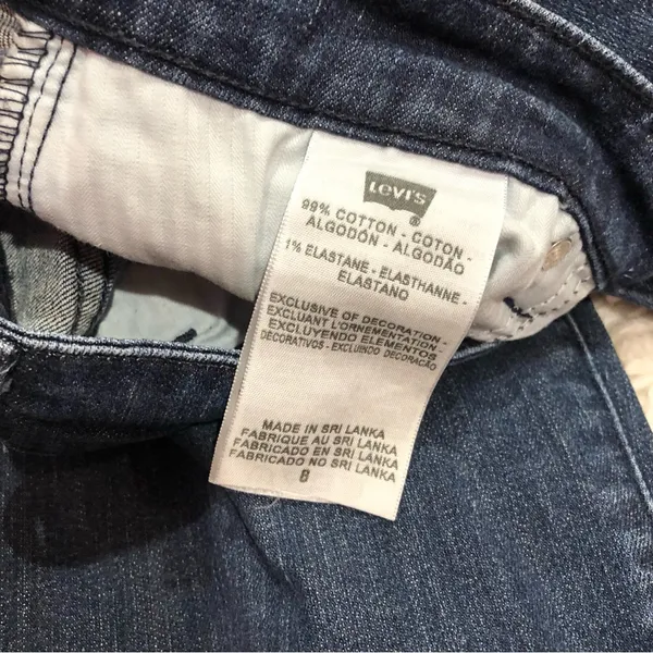 Levi’s Demi Curve Classic Fit Embroidered Pockets Cropped Capri Jeans‎ 8 - Image 8