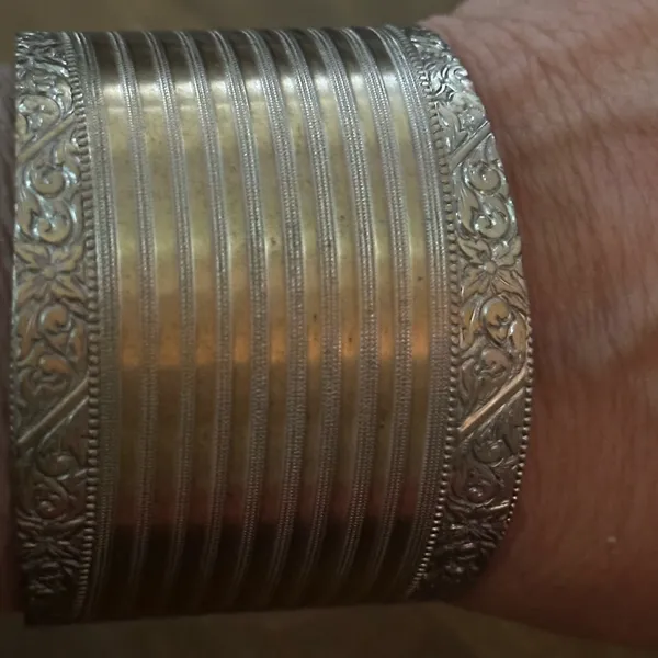 Vintage gold tone wide cuff bracelet - Image 2