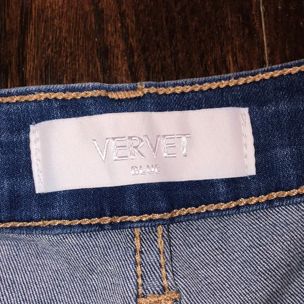 Vervet jeans size 29 raw hem - Image 3