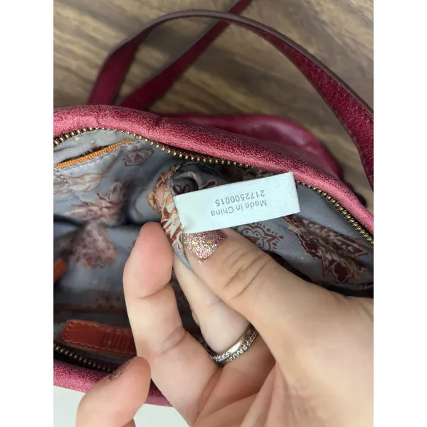 Hobo Red Genuine‎ Leather Slouchy Crossbody Bag Whipstitch Detail Tassel Zipper - Image 12