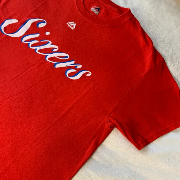 Majestic Philadelphia 76ers Red Graphic T-shirt Size Medium - Image 3