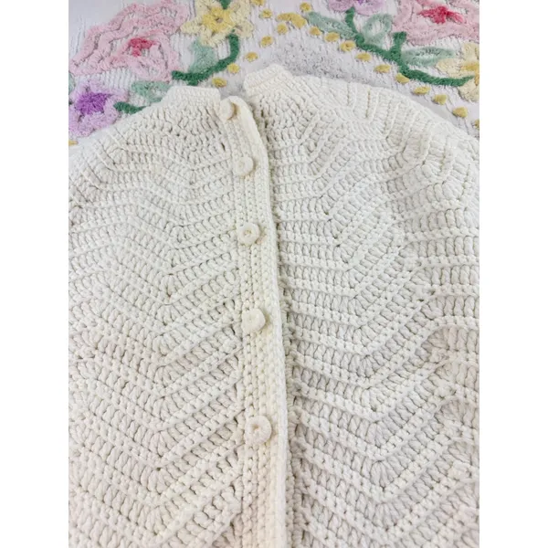 Vintage Handmade Crochet Poncho Capelet Cream Ivory Chevron Button Front Wrap - Image 3