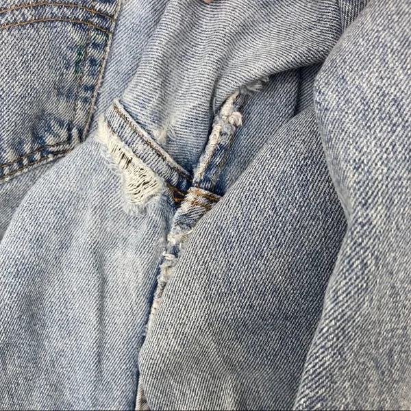 Vintage Levi’s 560 High Waisted Mom Jeans - Image 5