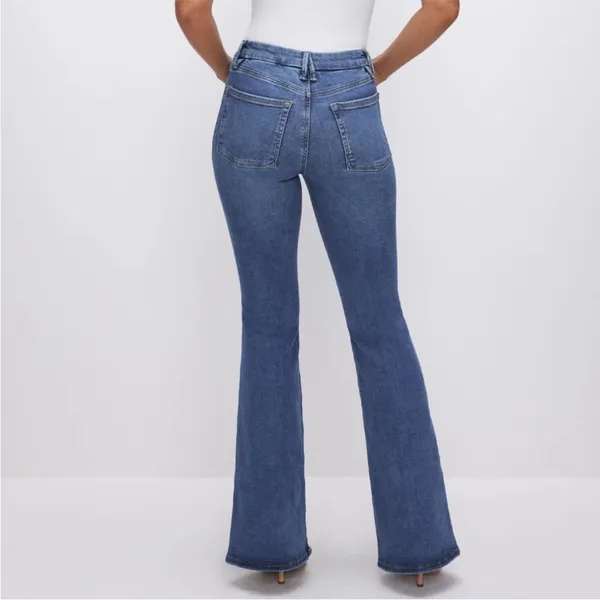 $98 Good American GA 3 (large) power stretch pull on slight flare jeans GLS478T - Image 5