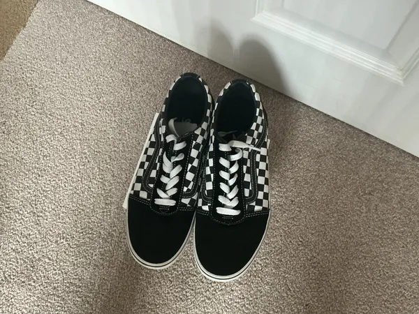 Vans Old Skool Checkerboard Sneaker- Youth Size 6/ Womens 7.5 - Image 2
