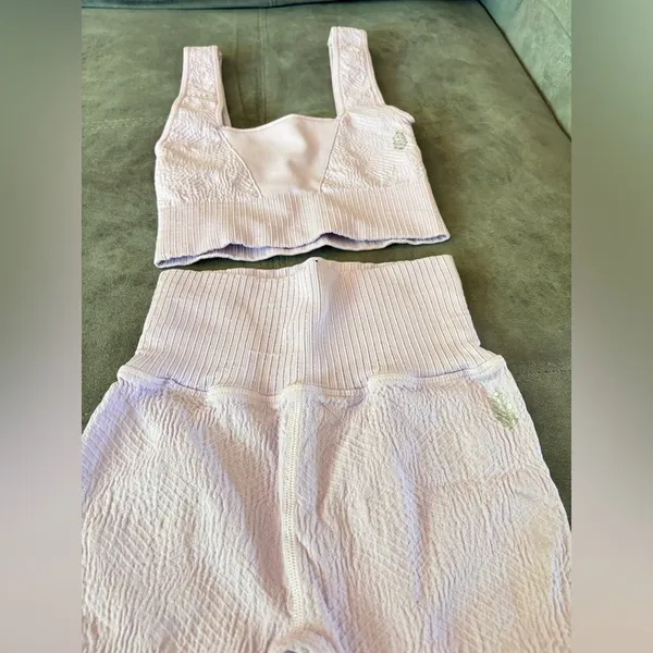 Free People Movement XS/S SET - Image 3