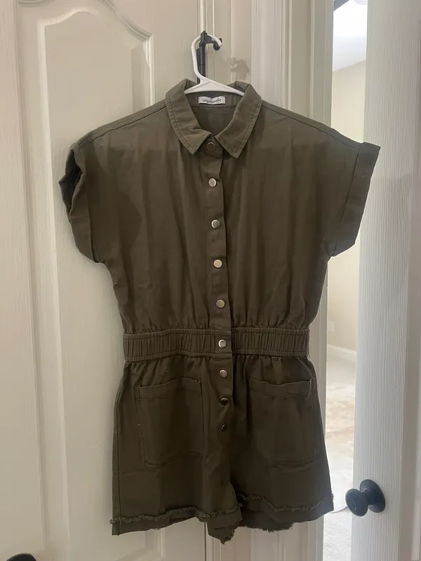 Green Romper Size Small - Image 3