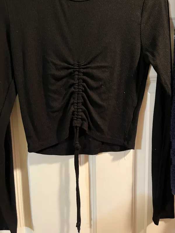 Forever 21 Cinchable cropped Long Sleeve Large - Image 2