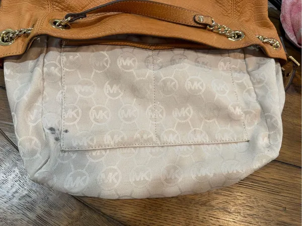 Michael Kors Cognac Leather Shoulder Bag with Gold Chain​ - Image 9