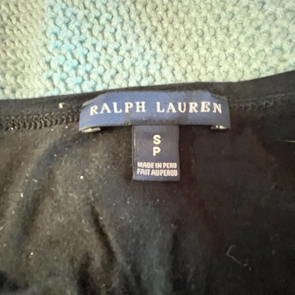 Ralph Lauren Women's V-neck Tshirt Size Small Black Red Logo - Image 5