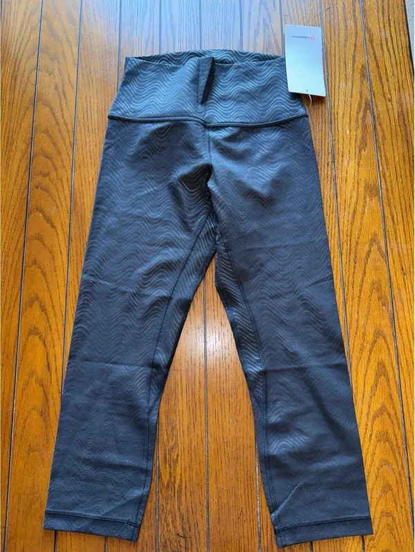 Lululemon Align High Rise 21” Aqueous Emboss Black Size 6 NWT - Image 3