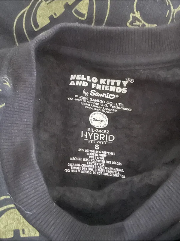 Hello Kitty & Friends Halloween Crew Neck Sweater Size Small - Image 3