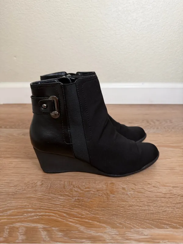 Anne Klein Sport Women's Black Comfort Zip Wedge Ankle Bootie, Size 6M - Image 4