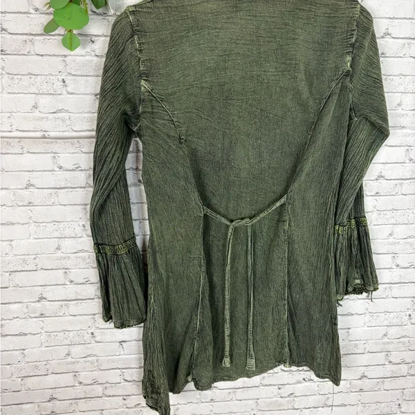 Vintage Y2K does 90’s Green Boho Crinkle Blouse - Image 5