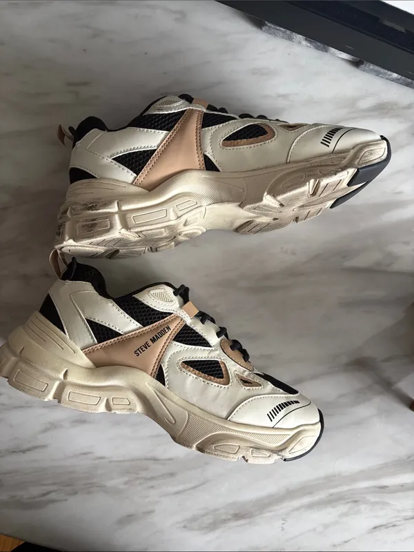 Steve Madden Men's Chunky Sneaker in Black, Cream and Tan - Image 3