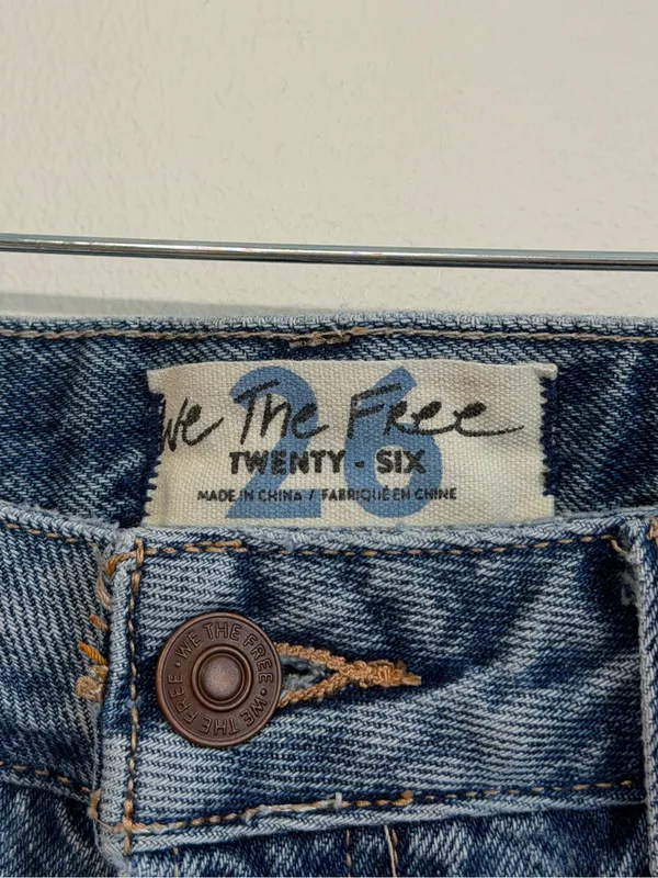 Free People Baggy Tomboy Shorts Size 26 - Image 3
