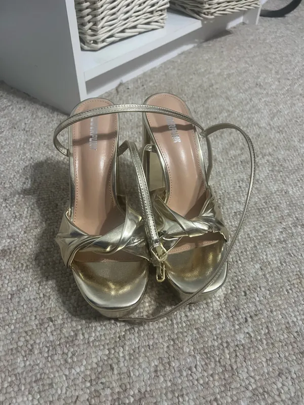 Gold heels Size 8.5 - Image 2