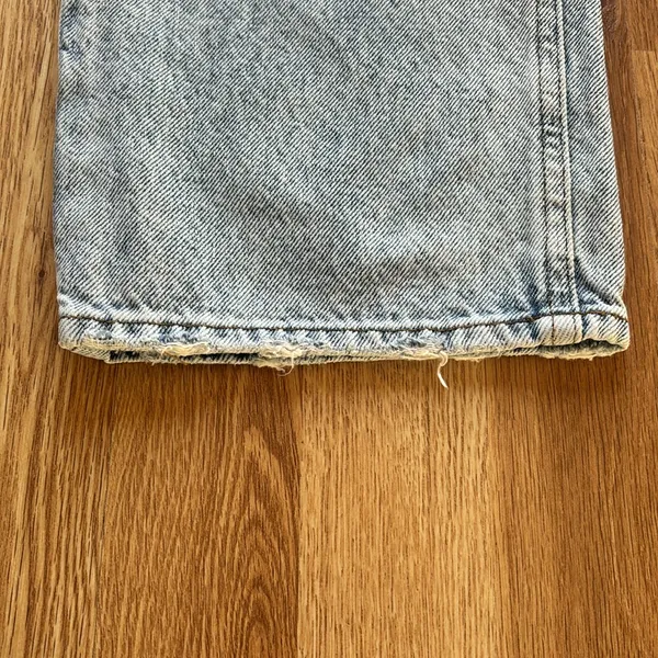 Pacsun 90s Boyfriend Distressed Light Wash Jeans - Image 7